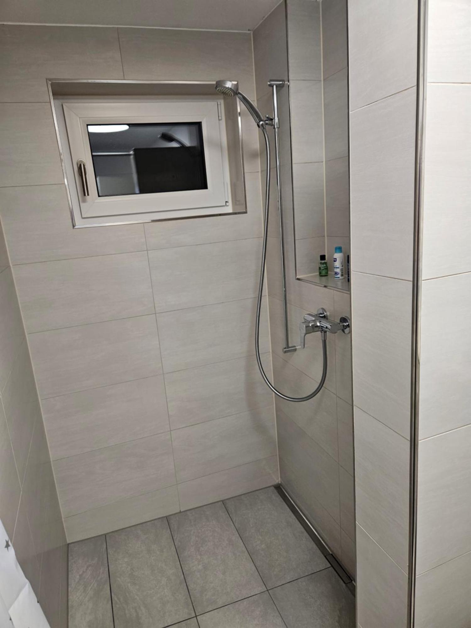 Schoene Einliegerwohnung 200M Vom Wasser Entfernt Stein Am Rhein Exterior foto